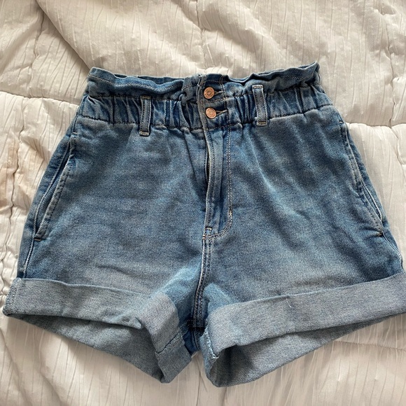 Light wash Hollister shorts size 26 - Picture 1 of 4